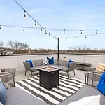 View Only 1 Mile To Downtown With Garage And Rooftop
