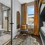 Elegant Nash Karaoke Haven With Rooftop Fire Table Holiday home Nashville