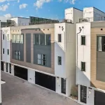 Holiday home Skyline Views Rooftop Retreat Fire Pit Grill *