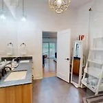 Luxury House Downtown With Private Heated Pool