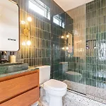 The Elmwood & Ashford - 8br Weho Rooftops