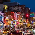 Home Near Vanderbilt And Belmont With Garage, Pool Table