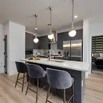 Trinity - Odyssey - Pool & Gym - Heart Of Midtown Holiday home