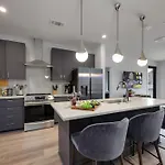 Trinity - Odyssey - Pool & Gym - Heart Of Midtown Holiday home *