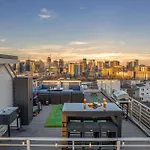 The Skyline Social - Retreat & Private Rooftop *
