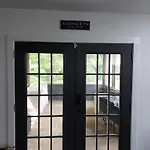 Palace The Away From * Nashville