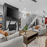 2 Side By Side Units Roof Decks Karaoke Murals Holiday home *