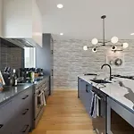 Holiday home The Elmwood & Ashford - 8br Weho Rooftops *