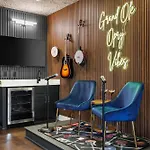 2 Side By Side Units Roof Decks Karaoke Murals Holiday home