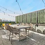 Hot Tub Hang Grill Parking Views Of Downtown
