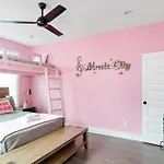 Holiday home Hottub/karaoke-10m Dt-beg Your Parton? Dolly's Hm Nashville