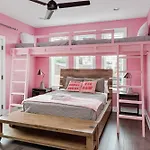 Hottub/karaoke-10m Dt-beg Your Parton? Dolly's Hm Holiday home Nashville