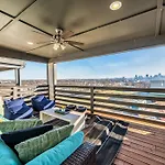 Game Balcony Backyard Near Downtown Nash Nashville