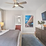 Holiday home Rooftop Near Gulch And Broadway Sleep 12 Nashville