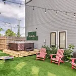 Hottub/karaoke-10m Dt-beg Your Parton? Dolly's Hm Holiday home *