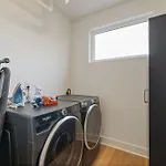 Holiday home The Elmwood & Ashford - 8br Weho Rooftops