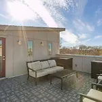 Holiday home Rooftop Near Gulch And Broadway Sleep 12