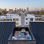 The Elmwood & Ashford - 8br Weho Rooftops Holiday home *