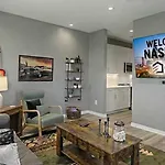 Apartment 2br In Walkable Area & 5 Mins To Broadway *