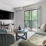 Landing - The Metropolitan Apartment Nashville
