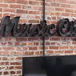 Music City Views Downtown - Parking Included