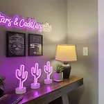 2Br Condo In Walkable Area & 5 Mins To Broadway