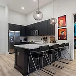 Creative Nashville Apartment Rooftop Firepit Gym Easy Downtown Access Hermitage House By Avantstay