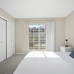 Comfortable Retreat With In-unit Washerdryer Nashville