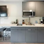Apartment Landing Incredible In Downtown Hermitage *