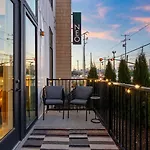 Creative Nashville Apartment Rooftop Firepit Gym Easy Downtown Access Hermitage House By Avantstay