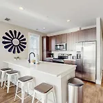 Edison 310 Apartment
