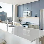 Landing Amazing 2Bd Pool Rooftop Lounge