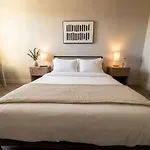 Boulevard Midtown 1br Pool Gym Parking 03 Apartment *