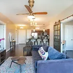 Beautiful In The Heart Of Downtown Walk To Broadway Apartment Nashville