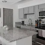 Apartment Landing - The Metropolitan