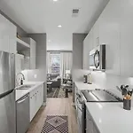 2br In Walkable Area & 5 Mins To Broadway
