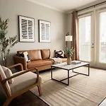 Boulevard Midtown 1br Pool Gym Parking 05 Apartment
