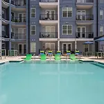 Boulevard Stays Midtown 1Br Pool Gym Parking 07