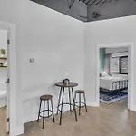 1br - King Bed - 10mins To Broadway Apartment *