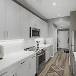 2br In Walkable Area & 5 Mins To Broadway Apartment *