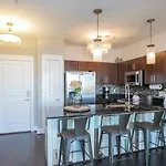 Beautiful In The Heart Of Downtown Walk To Broadway Apartment *
