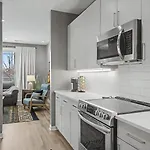 2br In Walkable Area & 5 Mins To Broadway *