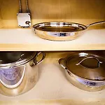 Modern 1Br Condo Just Minutes To Downtown