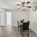Comfortable Retreat With In-unit Washerdryer * Nashville