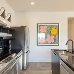 The Carter By Avantstay 2nd Floor Sleeps 48