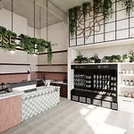 Apartment 2 Bedroom + Loft Condo, Coffee Shop In Building Nashville