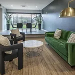 Landing Stunning Studio Courtyard Gym * Nashville