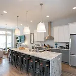Nash - Howdy House - 711c 26th Ave N #6 Apartment