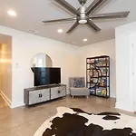 Stylish Brand-new Townhome Near Hotspots Nashville
