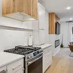 New Modern Escape With Rooftop Hot Tub Apartment